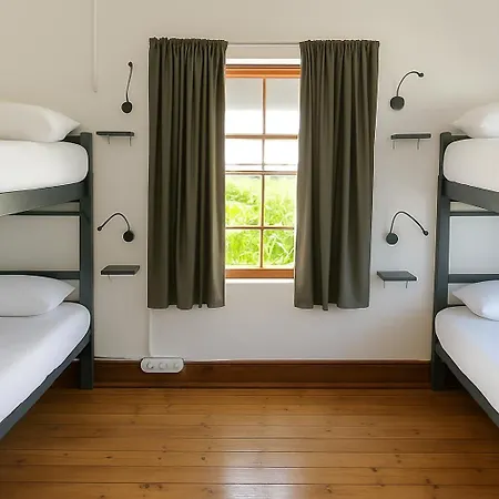 Green Elephant Backpackers Cape Town Room photo